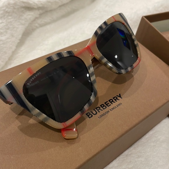 Burberry Sunglasses - Picture 1 of 4